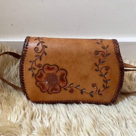 Vintage Leather Purse - Picture 2 of 2